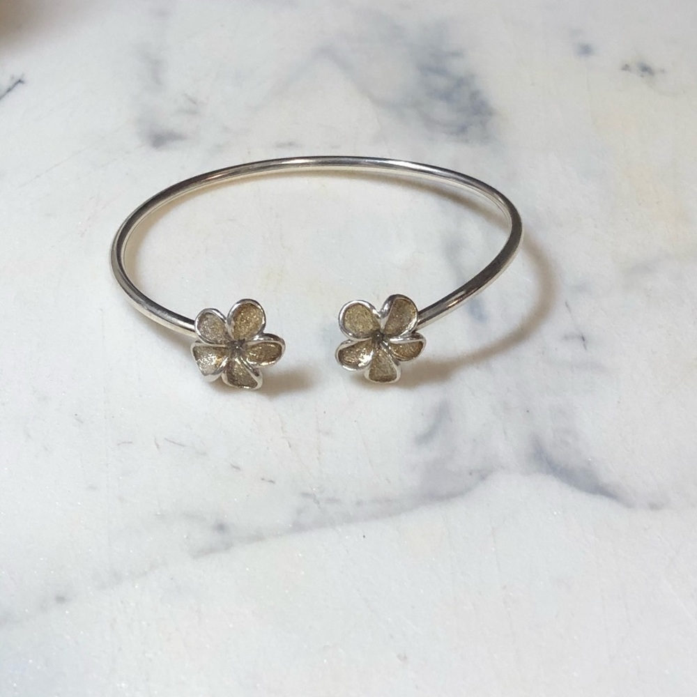 Na Hoku Double Plumeria Bangle - Sterling Silver